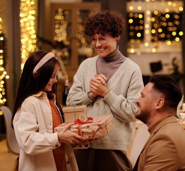 las personas sufren estres en Navidad por las compras y compromisos